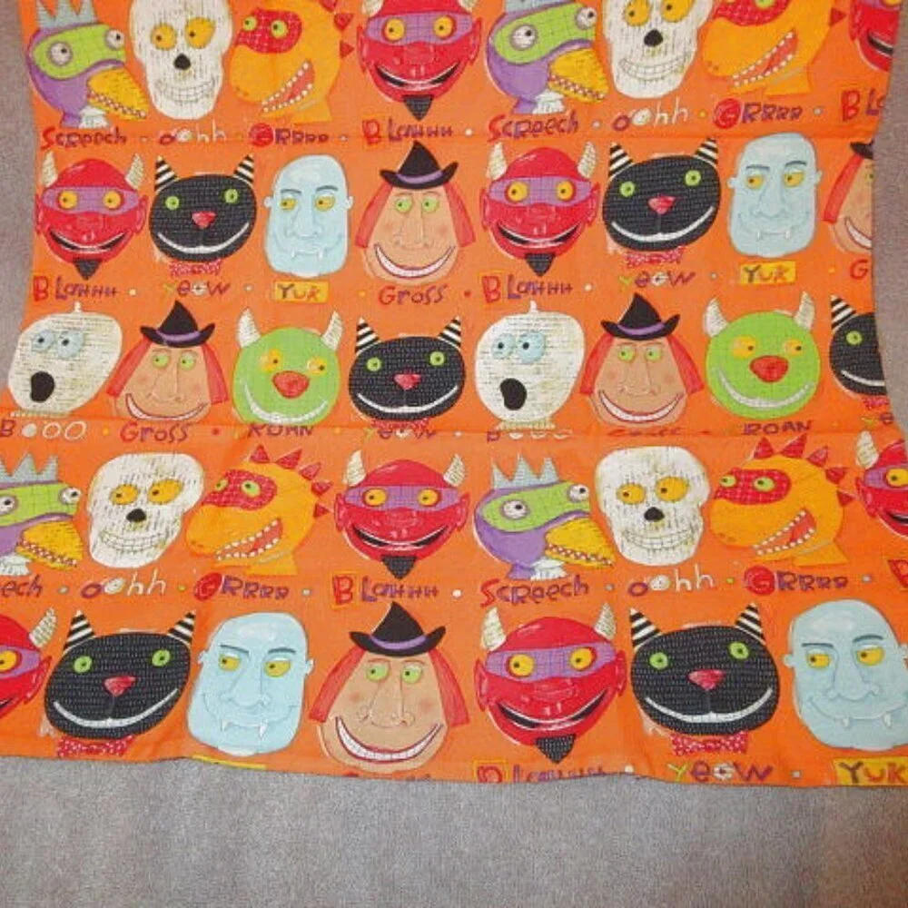 Vtg Halloween Pillowcase Cotton Queen 30 x 20 Trick Or Treat Cat Ghost Skull EUC